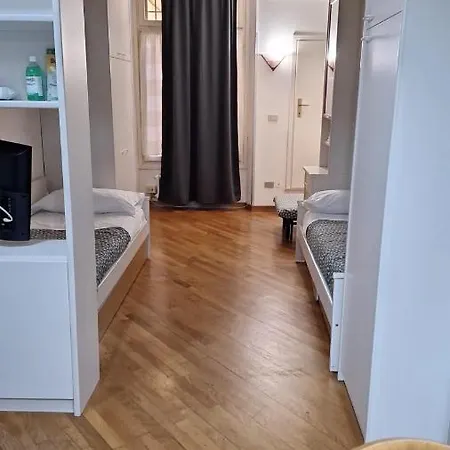 Apartment Historic Center - With 2 Single Beds