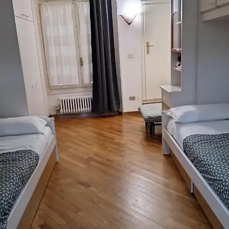 Apartment Historic Center - With 2 Single Beds *