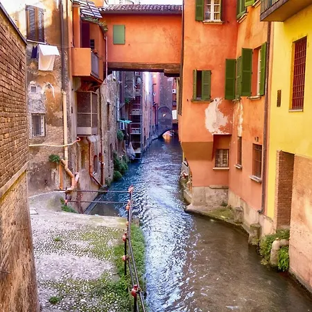 Historic Center - With 2 Single Beds * Bologna